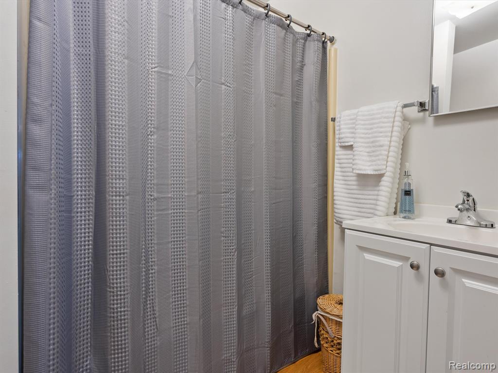 8621 LAKESHORE Road, Lexington, MI 48450 — Photo 17