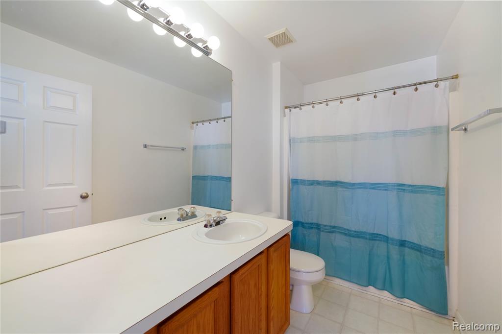 802 Castle Pine Court, Pontiac, MI 48340 — Photo 47