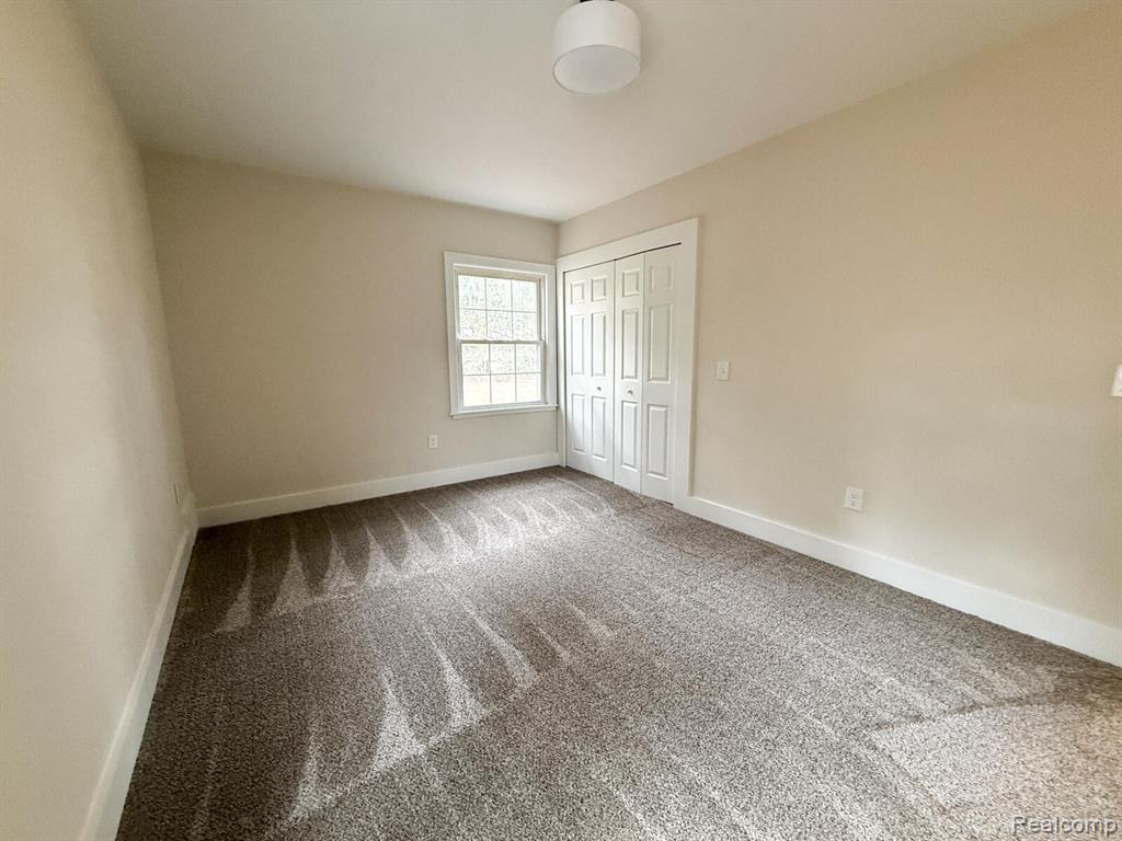 6076 Hugh Street, Burton, MI 48509 — Photo 23