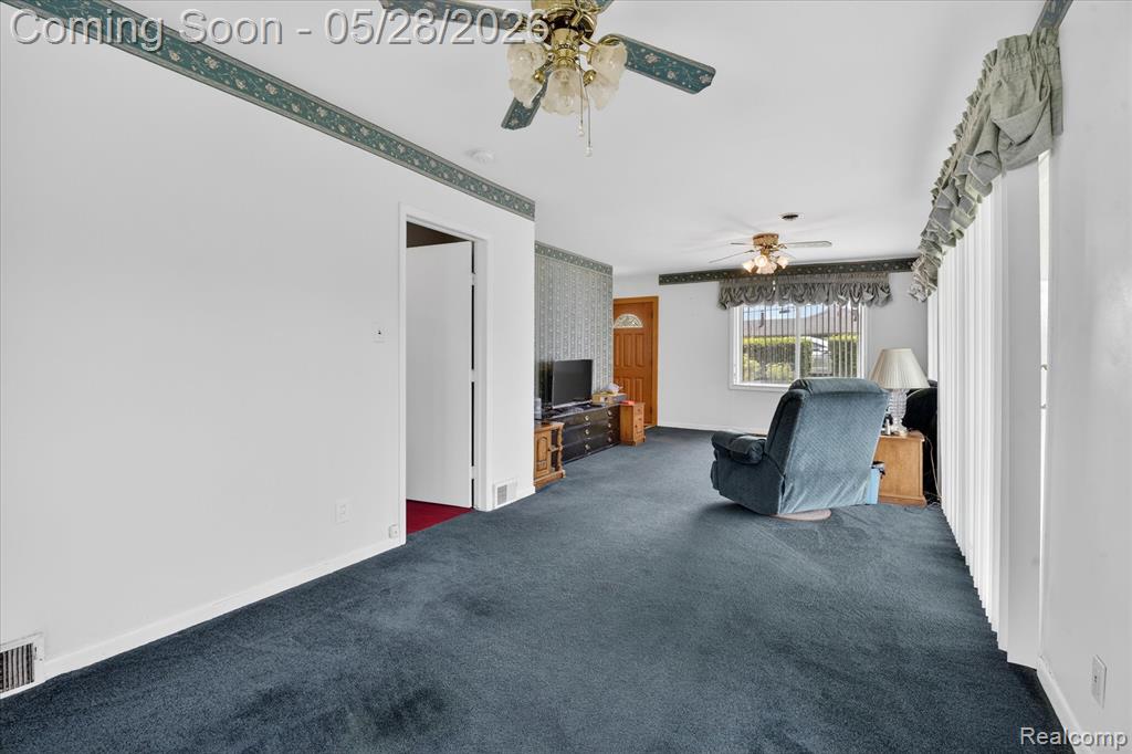 29886 Pointe Drive, Rockwood, MI — Photo 12