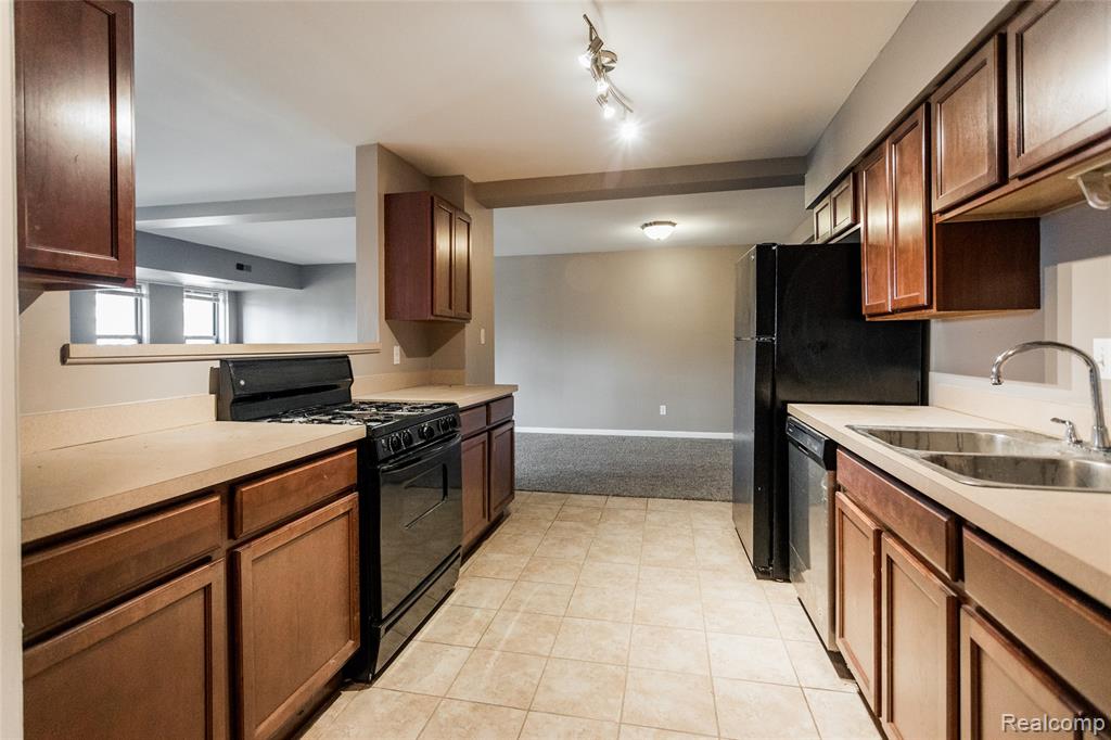 2900 E Jefferson Avenue, A1, Detroit, MI 48207 — Photo 3