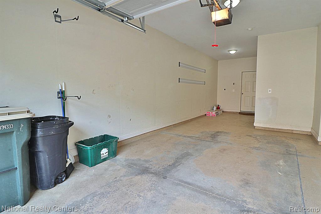 4058 RADCLIFF Drive, Canton, MI 48188 — Photo 33