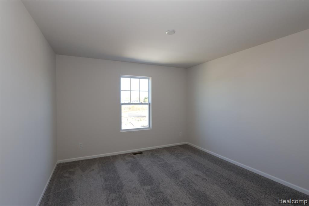 439 Hidden River W, Holly, MI 48442 — Photo 7