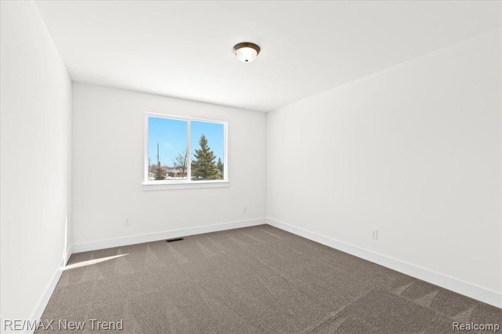 8521 JOSEPH Street, Commerce Twp, MI 48382 — Photo 32