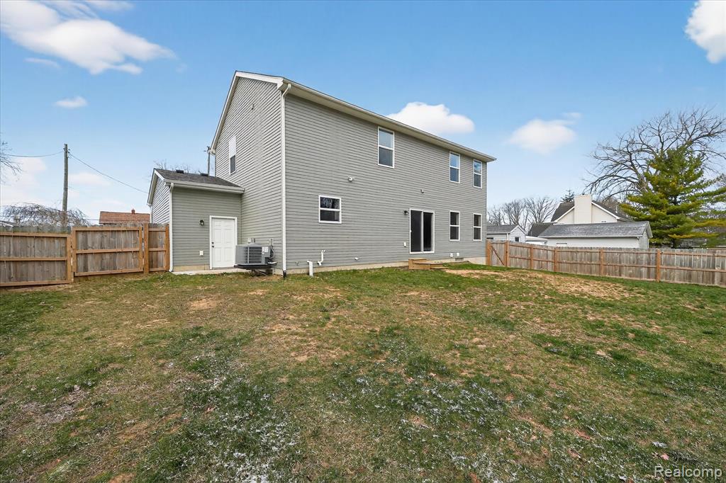 14131 Eastview Drive, Fenton, MI 48430 — Photo 44