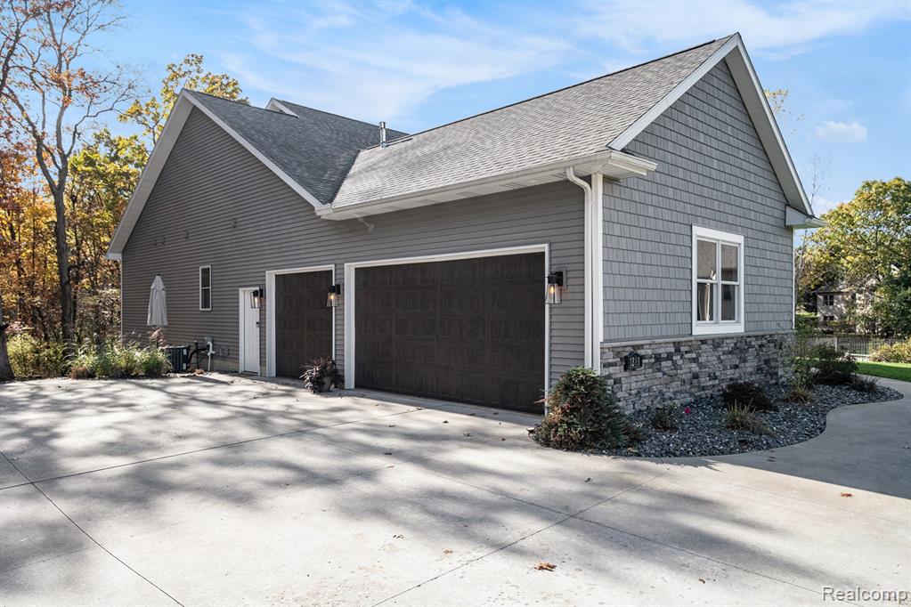 1281 Victoria Lane, Fenton, MI 48430 — Photo 33