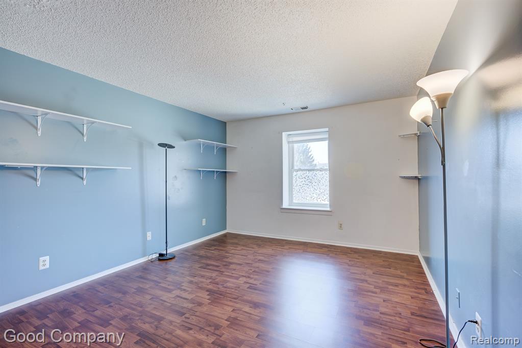 4910 HARBOR POINT Drive, 3, Waterford, MI 48329 — Photo 20