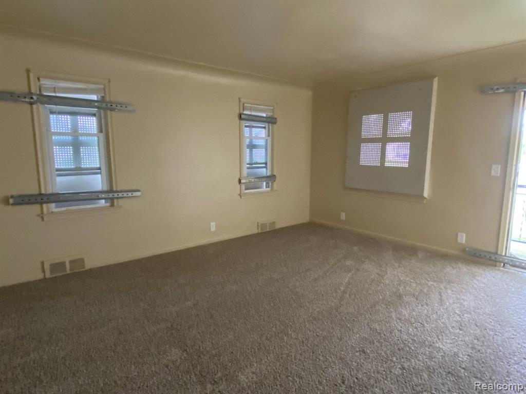 8741 CADILLAC Avenue, Warren, MI 48089 — Photo 2