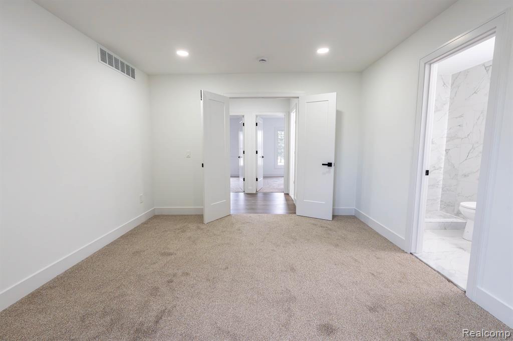822 DAHLIA Lane, Rochester Hills, MI 48307 — Photo 28