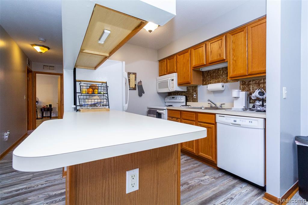 9747 Wildflower Court, Van Buren, MI 48111 — Photo 12
