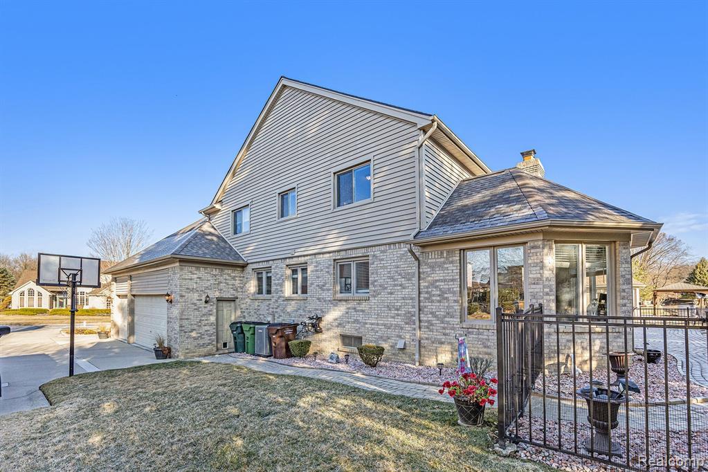 55670 PARKVIEW Drive, Shelby Twp, MI 48316 — Photo 44