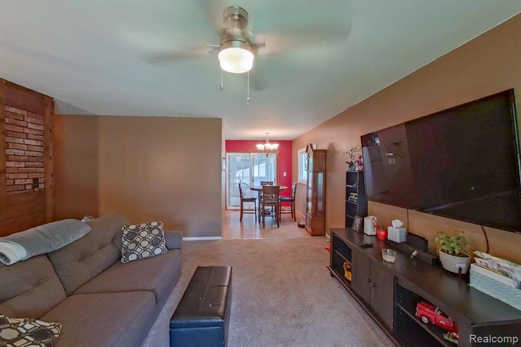 631 NORCHESTER Street, South Lyon, MI 48178 — Photo 8