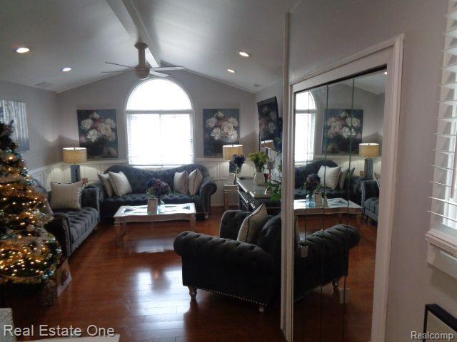 29441 LAUREL Drive, Farmington Hills, MI 48331 — Photo 20
