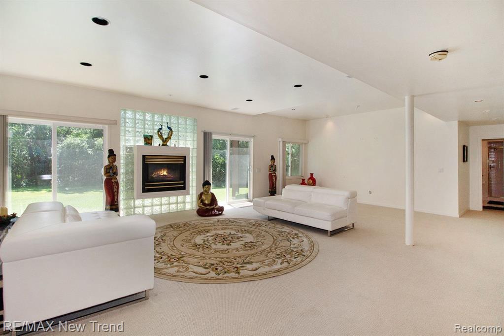 5573 SILVER POND, West Bloomfield, MI — Photo 49