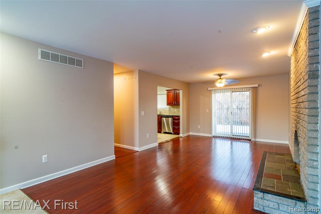 41498 Harvard Drive, Sterling Heights, MI 48313 — Photo 11