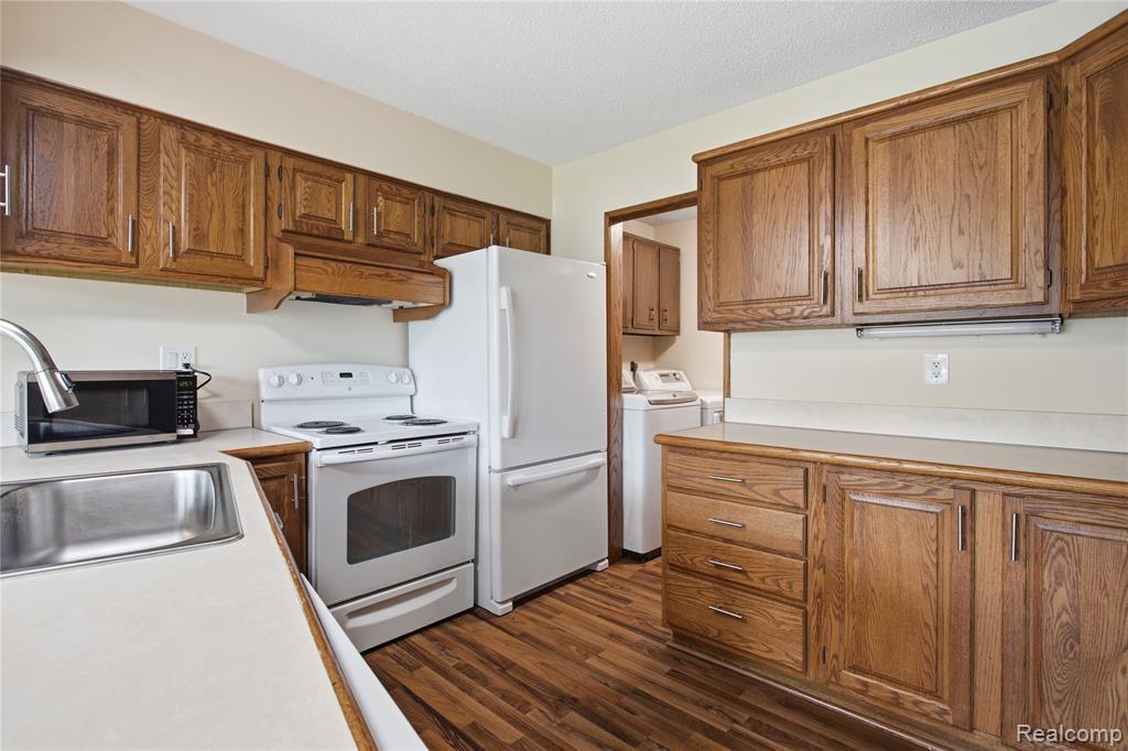 1695 Cliffs Landing, 302, Ypsilanti, MI 48198 — Photo 15