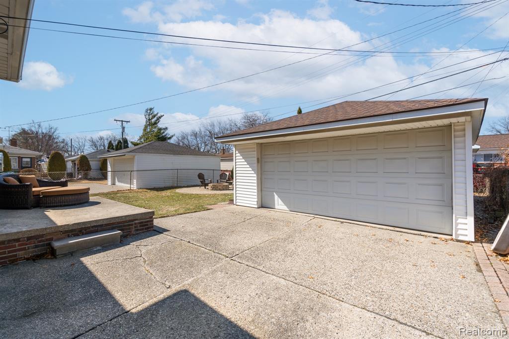 24263 Marine Avenue, Eastpointe, MI 48021 — Photo 2