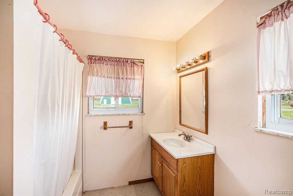 9176 MEISNER Road, Casco, MI 48064 — Photo 18
