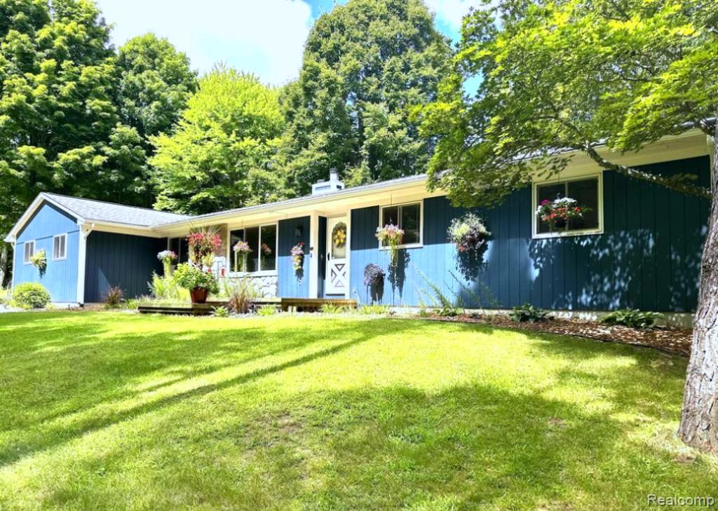9115 Pine Hill Trail, Fenton, MI 48430 — Photo 2
