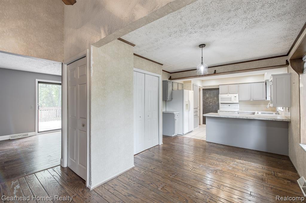 5453 Chanto Drive, Clarkston, MI — Photo 6