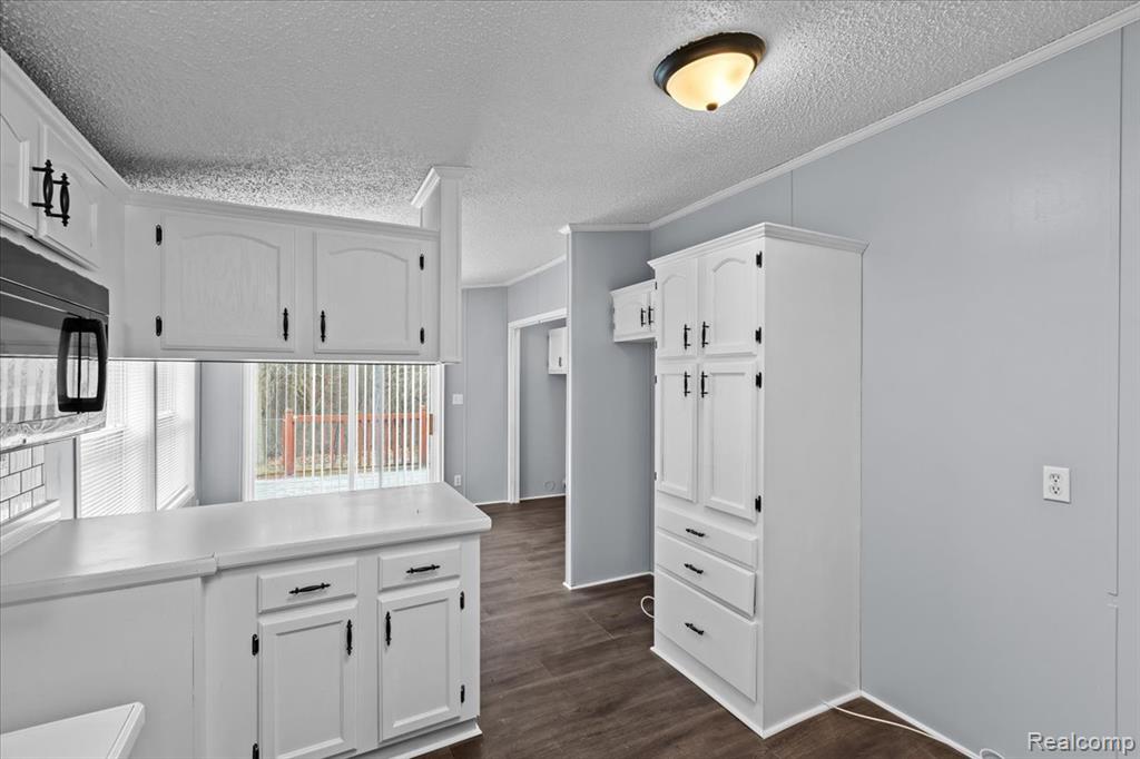 28289 Spruce st., Flat Rock, MI 48134 — Photo 12