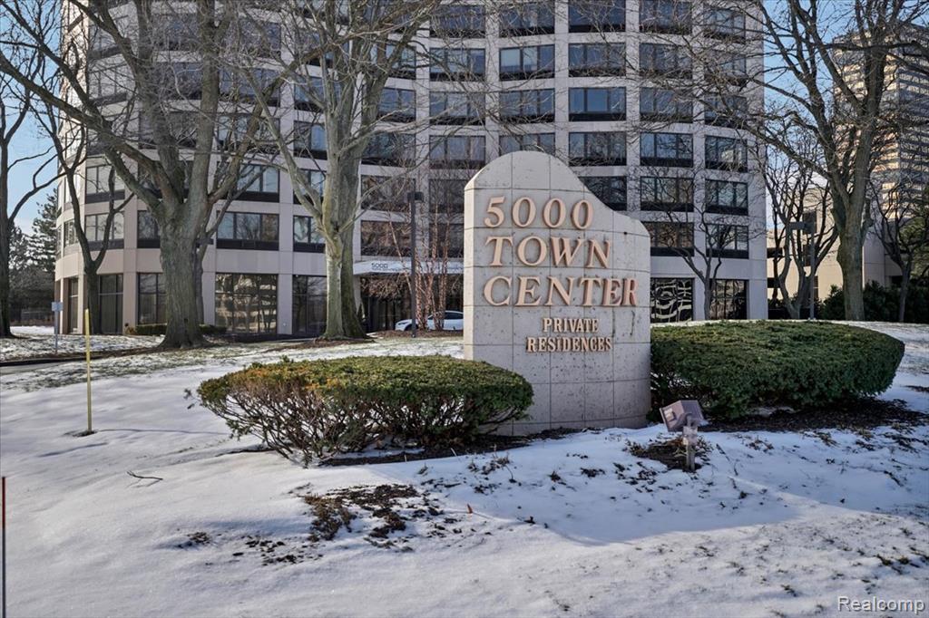 5000 Town Center, 3206, Southfield, MI 48075 — front exterior