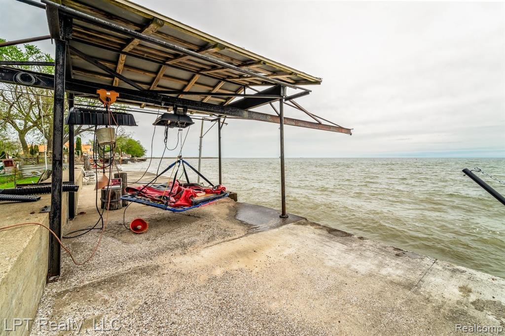 7750 LAKESHORE Drive, Newport, MI 48166 — Photo 28