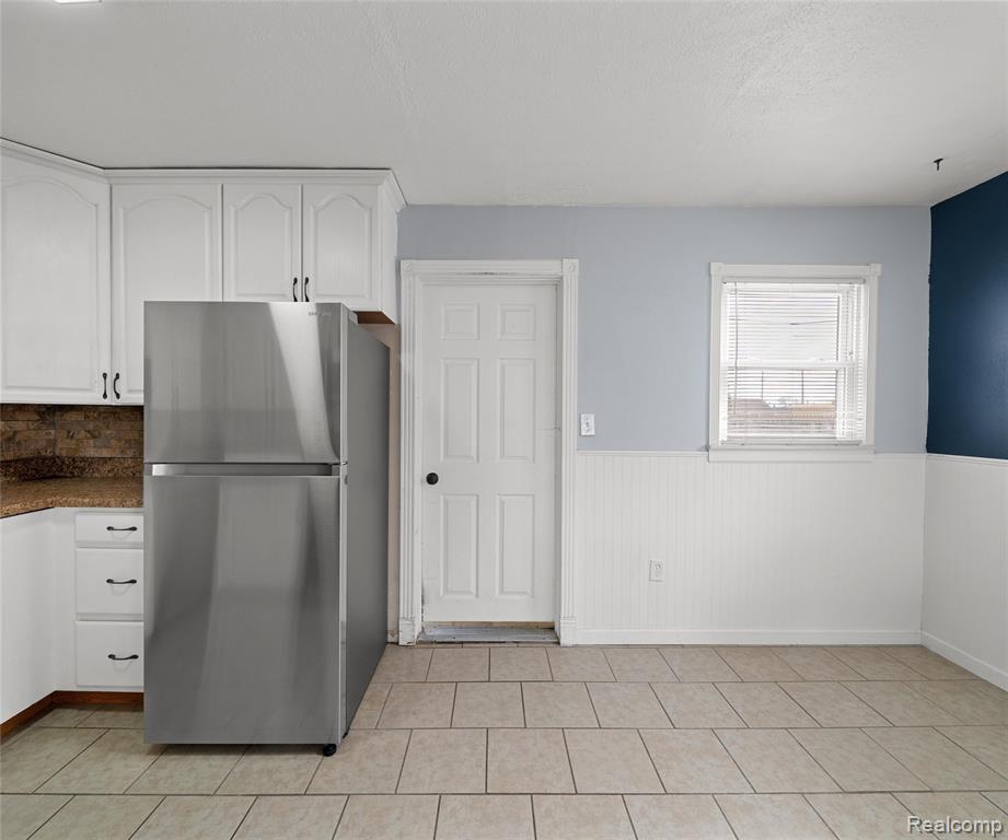 8916 Deering Street, Livonia, MI 48150 — Photo 15