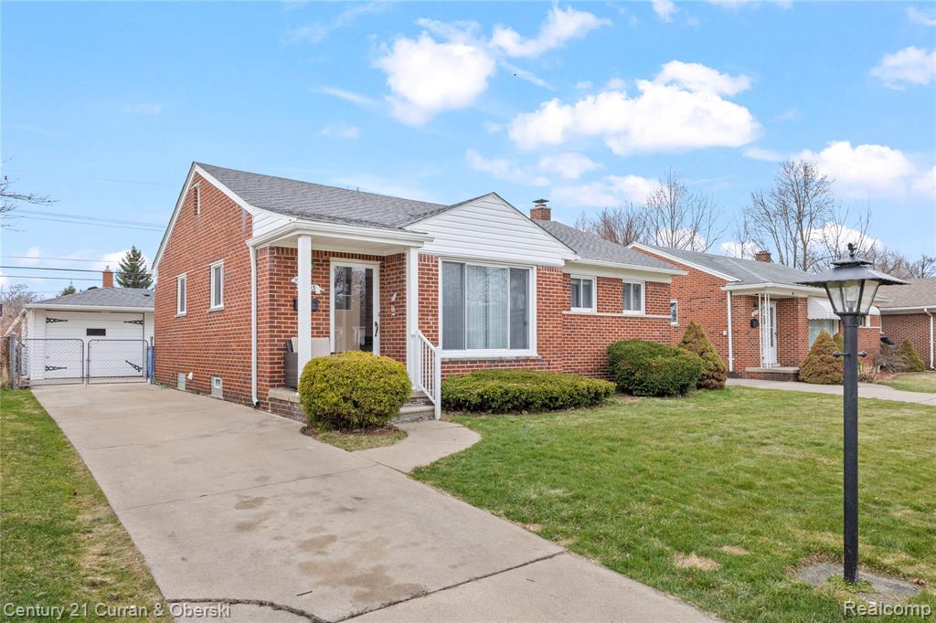 8605 Dixie Lane, Dearborn Heights, MI 48127 — front exterior