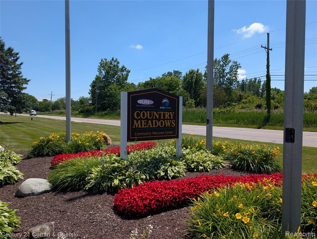 29319 Maple, Flat Rock, MI 48134 — Photo 2
