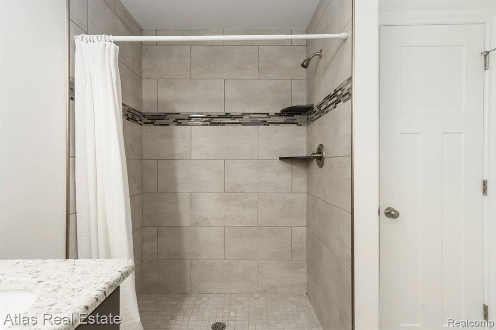 5053 HIDDEN RIDGE Drive, Metamora, MI 48455 — Photo 32