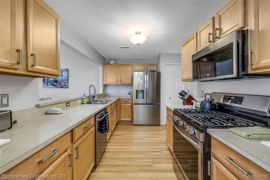 45727 Heather Ridge Drive, 224, Macomb, MI 48044 — Photo 11
