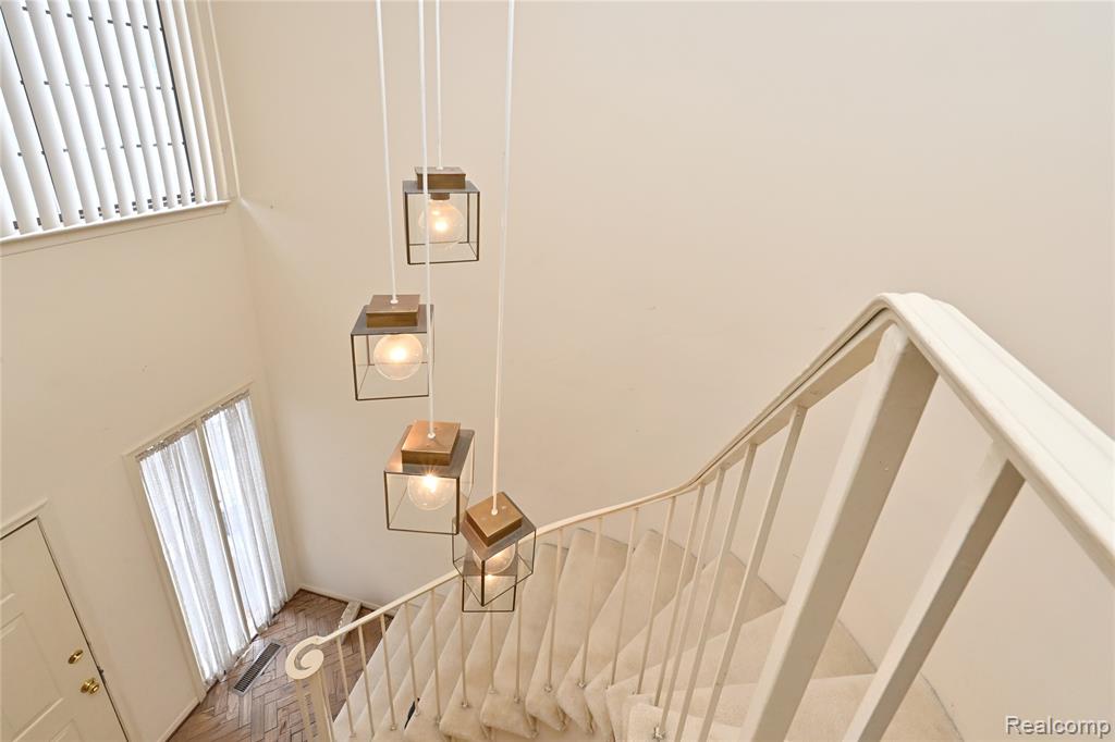 6011 Pebble Lane Court, West Bloomfield, MI — Photo 3