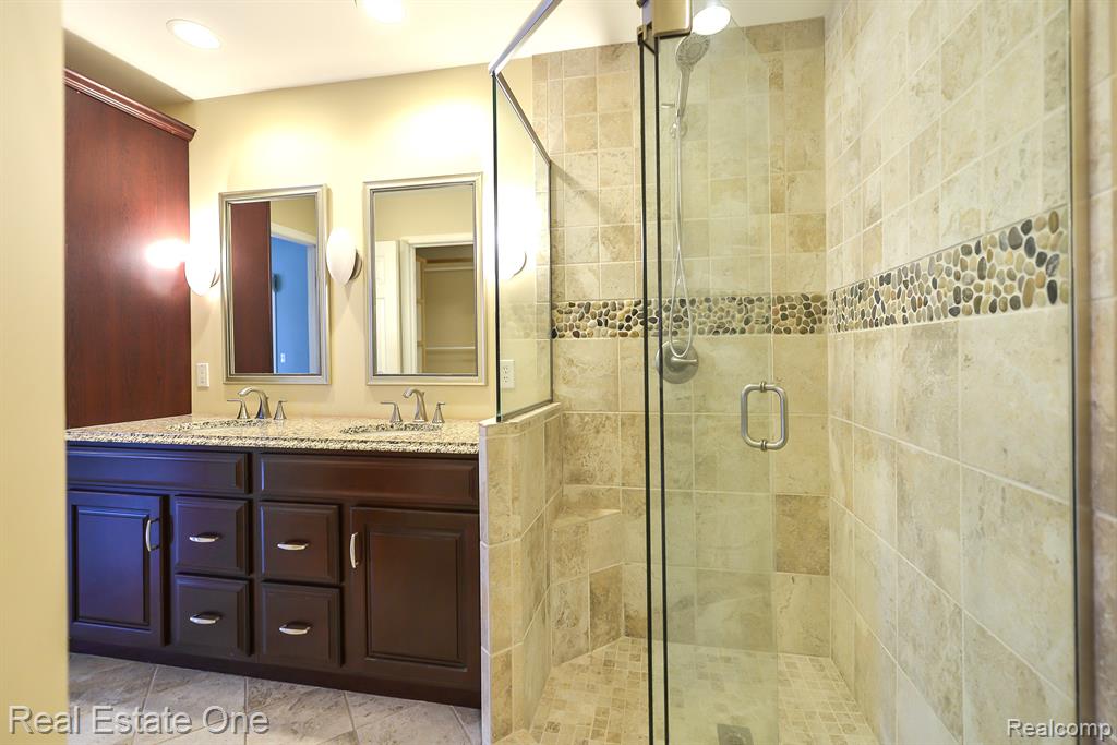 941 PERSIMMON Drive, Brighton, MI 48116 — Photo 12