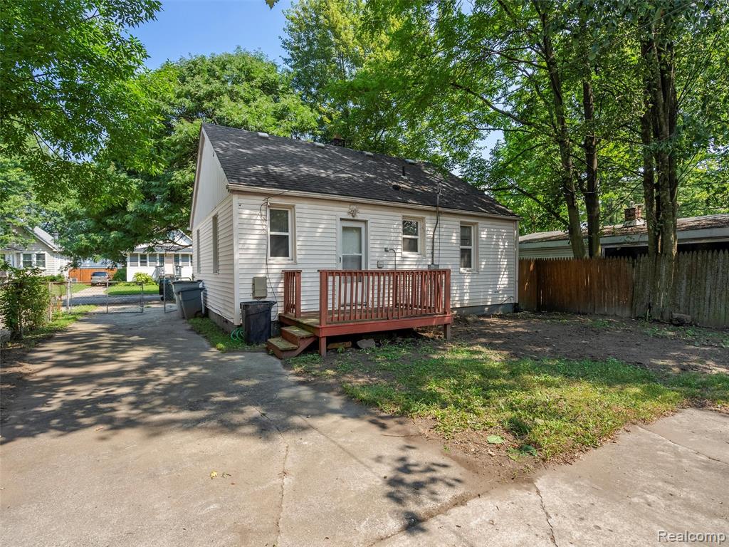431 W Madge Avenue, Hazel Park, MI 48030 — Photo 14