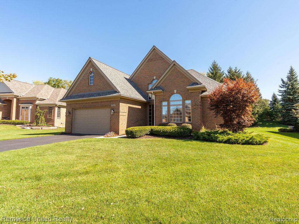 7429 Pine Vista Drive, Brighton, MI 48116 — Photo 2