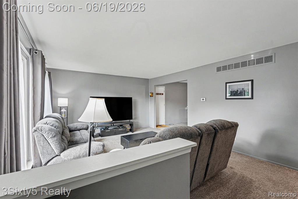 37592 Garden Court, Westland, MI — Photo 7