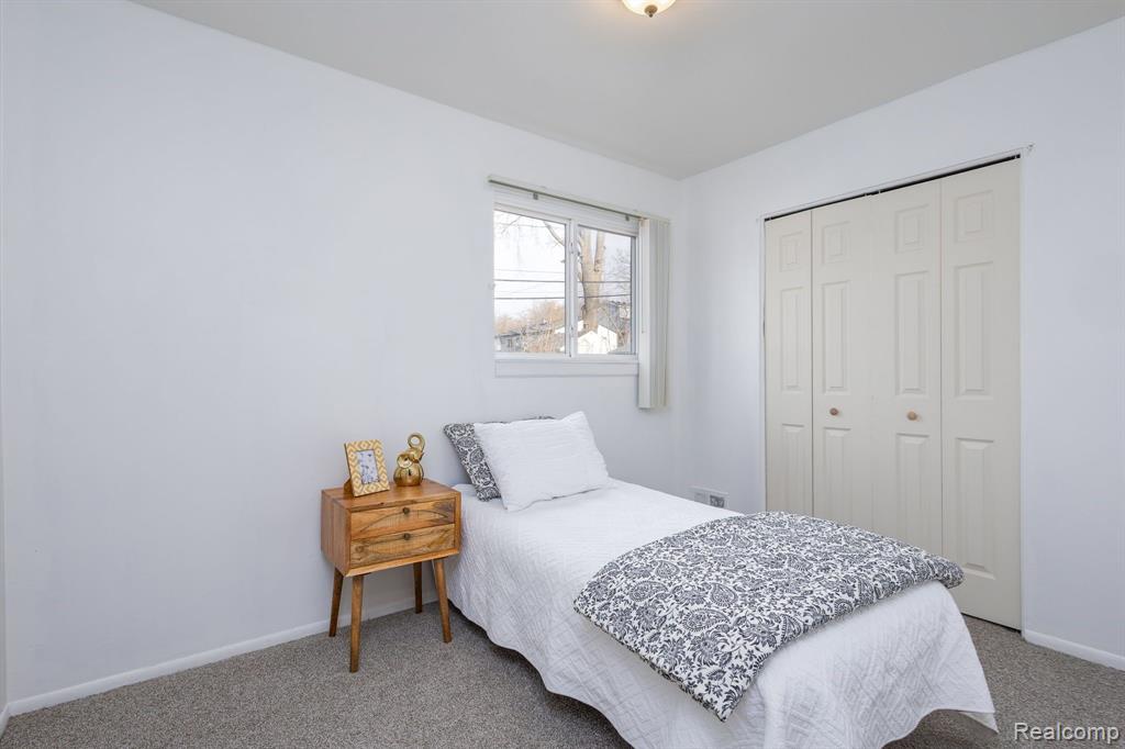 877 KETTERING Avenue, Pontiac, MI 48340 — Photo 16