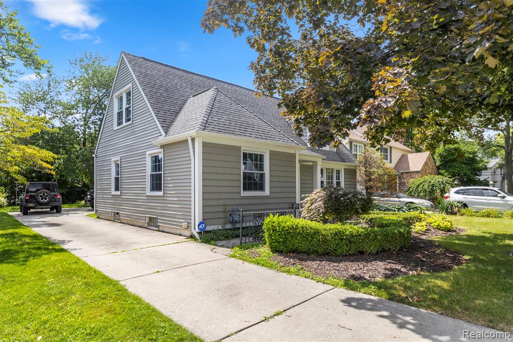 6 Berwick Lane, Dearborn, MI 48120 — Photo 4