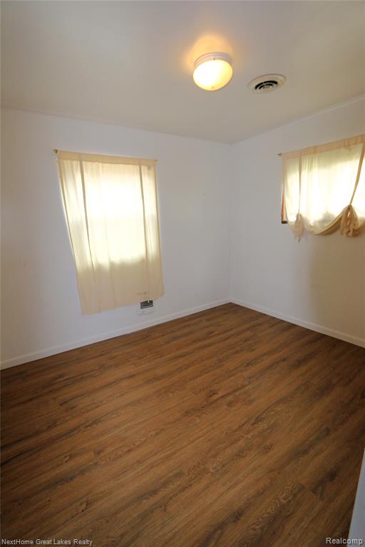 6259 MERCURY Avenue, Burton, MI 48509 — Photo 6