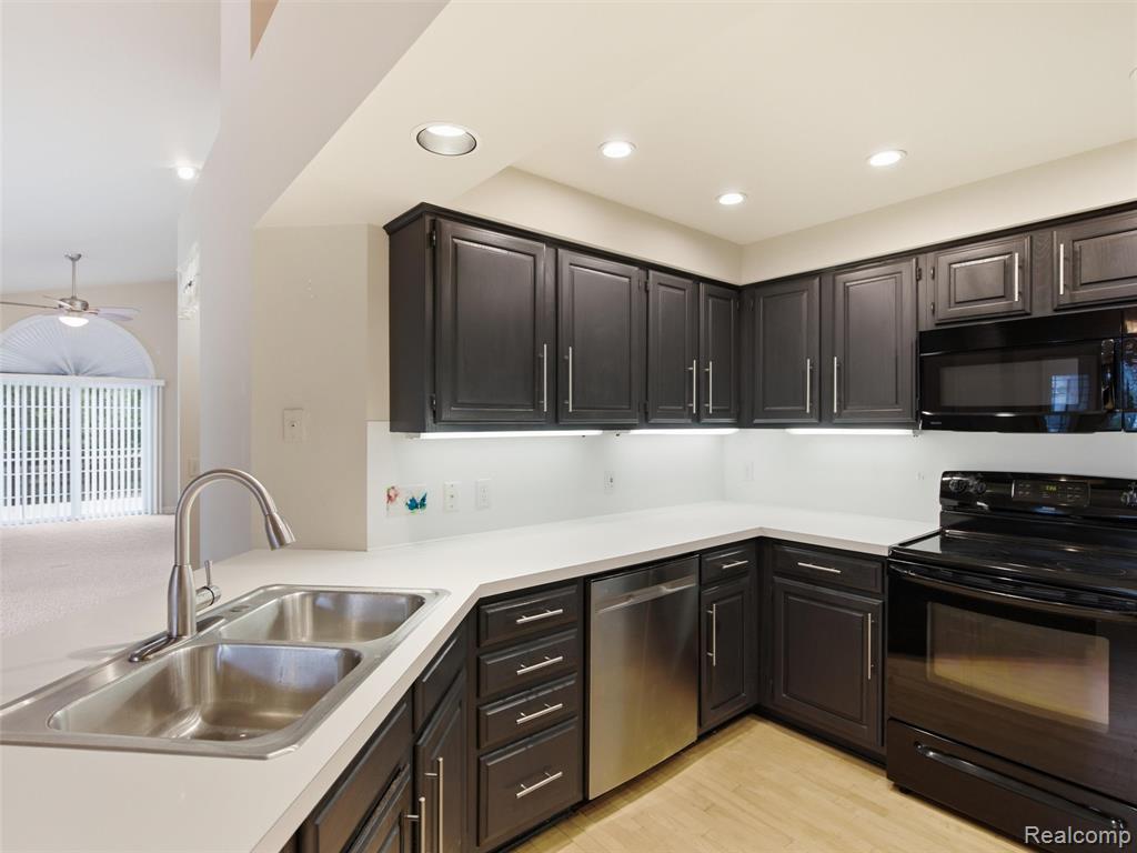 6346 Squire Lake Drive, Flushing, MI 48433 — Photo 5