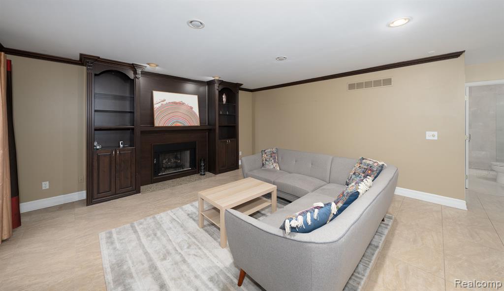 5824 HATHAWAY Road, Canton, MI 48187 — Photo 8