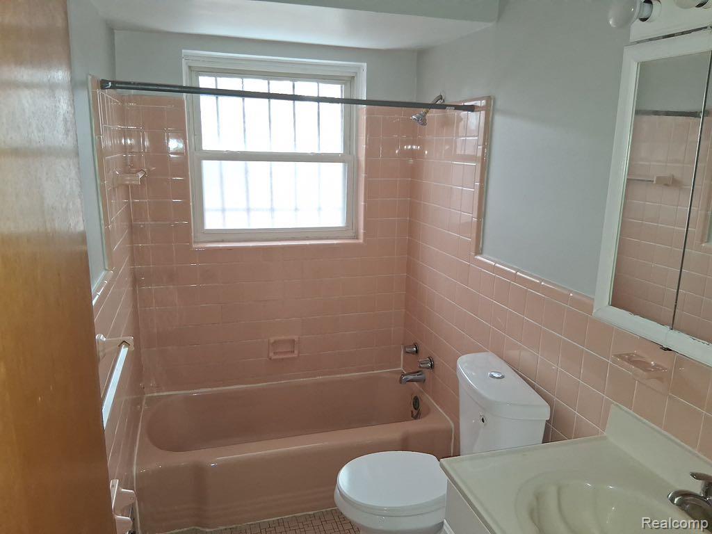 8791 E Outer Drive, Detroit, MI 48213 — Photo 11