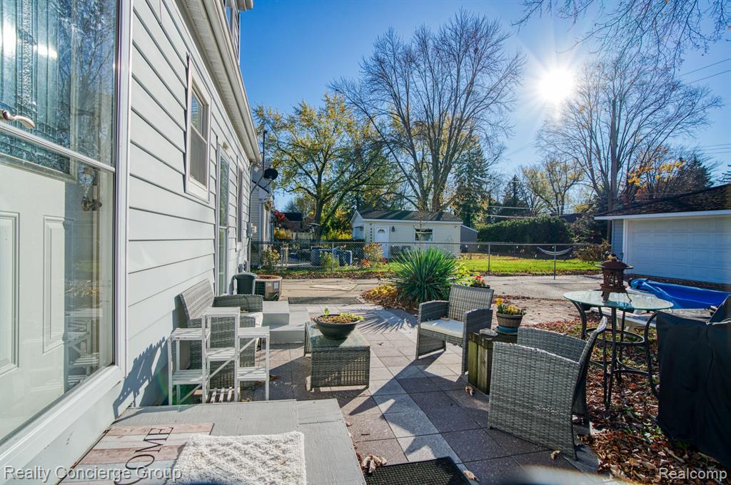 9929 ARDEN Street, Livonia, MI 48150 — Photo 27