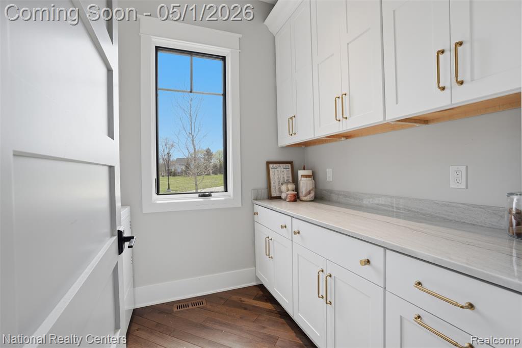 2947 7 Mile Road, South Lyon, MI 48178 — Photo 34