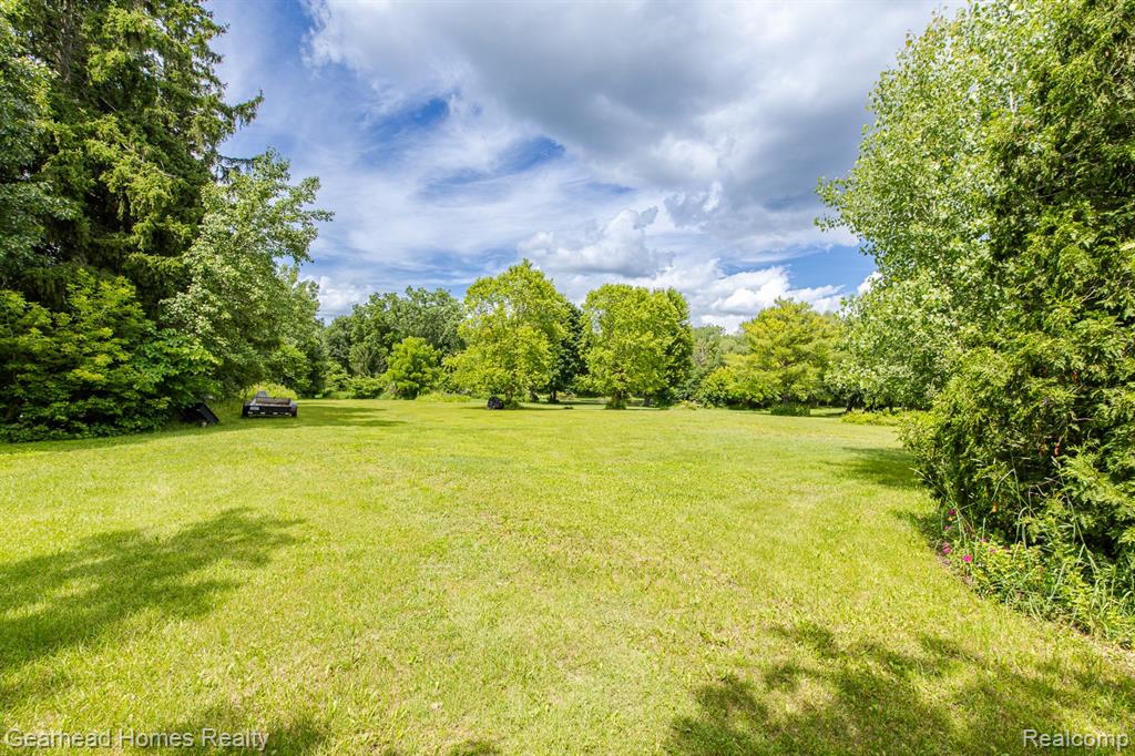 6296 Elizabeth Lake Road, Waterford, MI 48327 — Photo 94