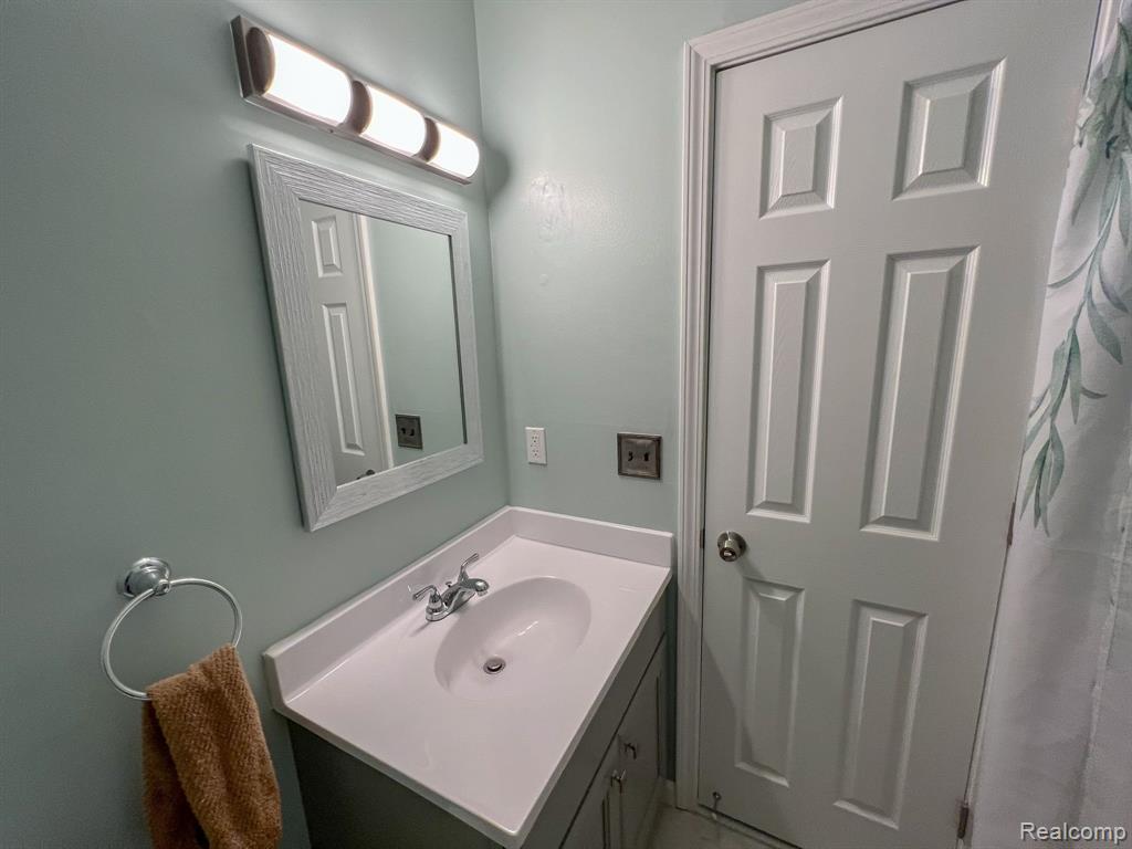 7370 WOODVIEW Street, 1, Westland, MI — Photo 6