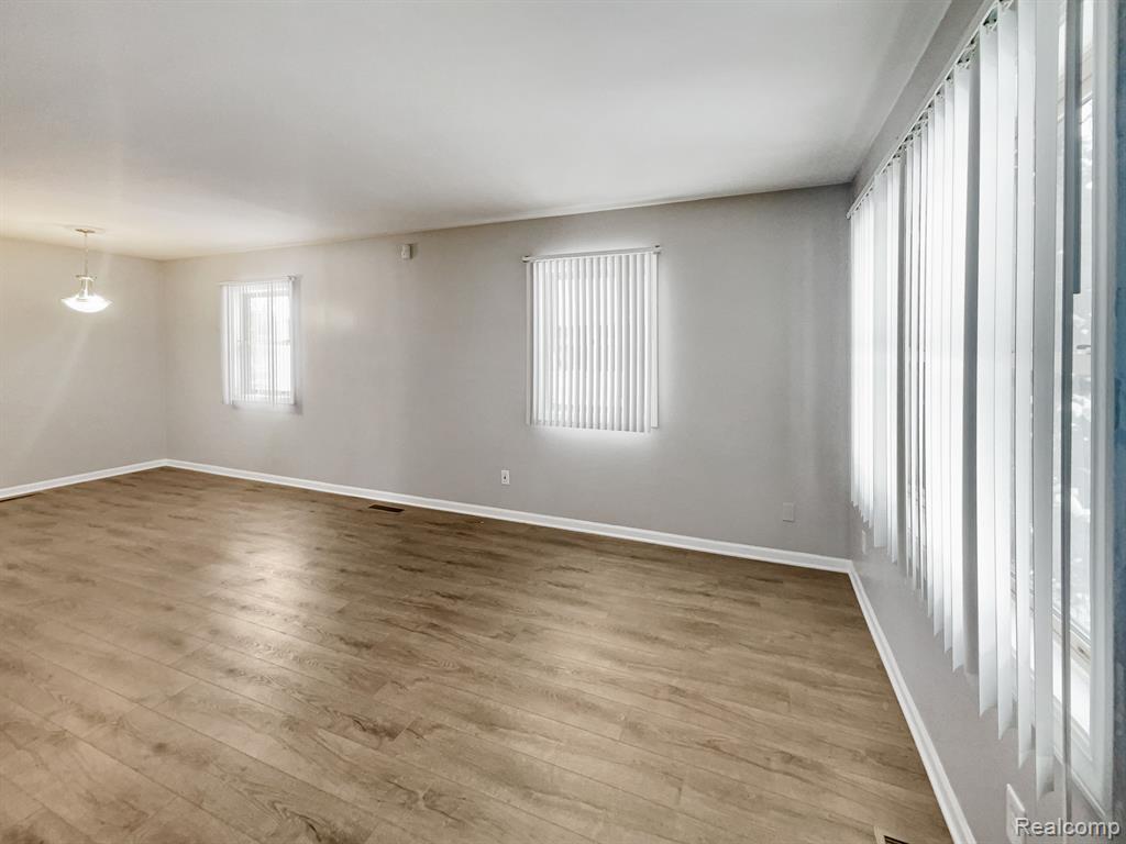 3674 OAKWOOD Street, Ann Arbor, MI 48104 — Photo 3