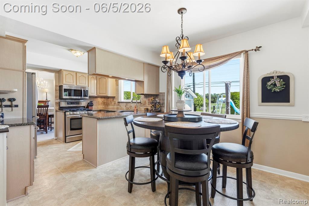 32040 Cambridge Drive, Warren, MI 48093 — Photo 16