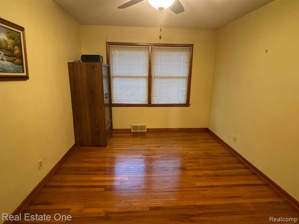 84 LYFORD Road, Waterford, MI 48328 — Photo 14